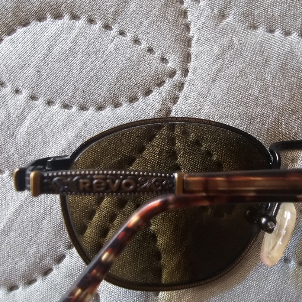 Vintage Revo Sunglasses, Tiburon 1208 010, Amber Lenses, Tortoise Shell Ear Stem - Picture 9 of 11